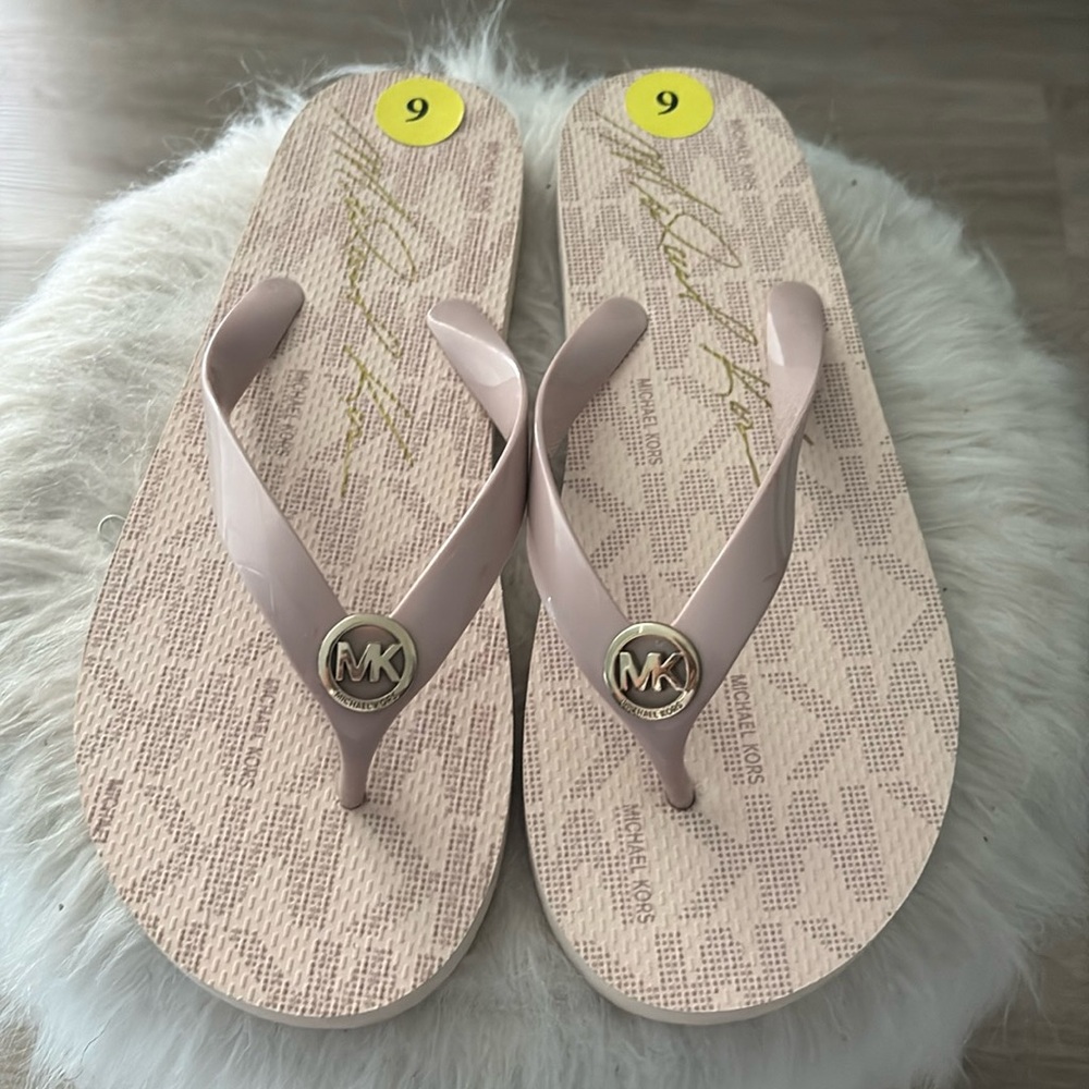Michael Kors Pink Flip Flop Sandals Size 9